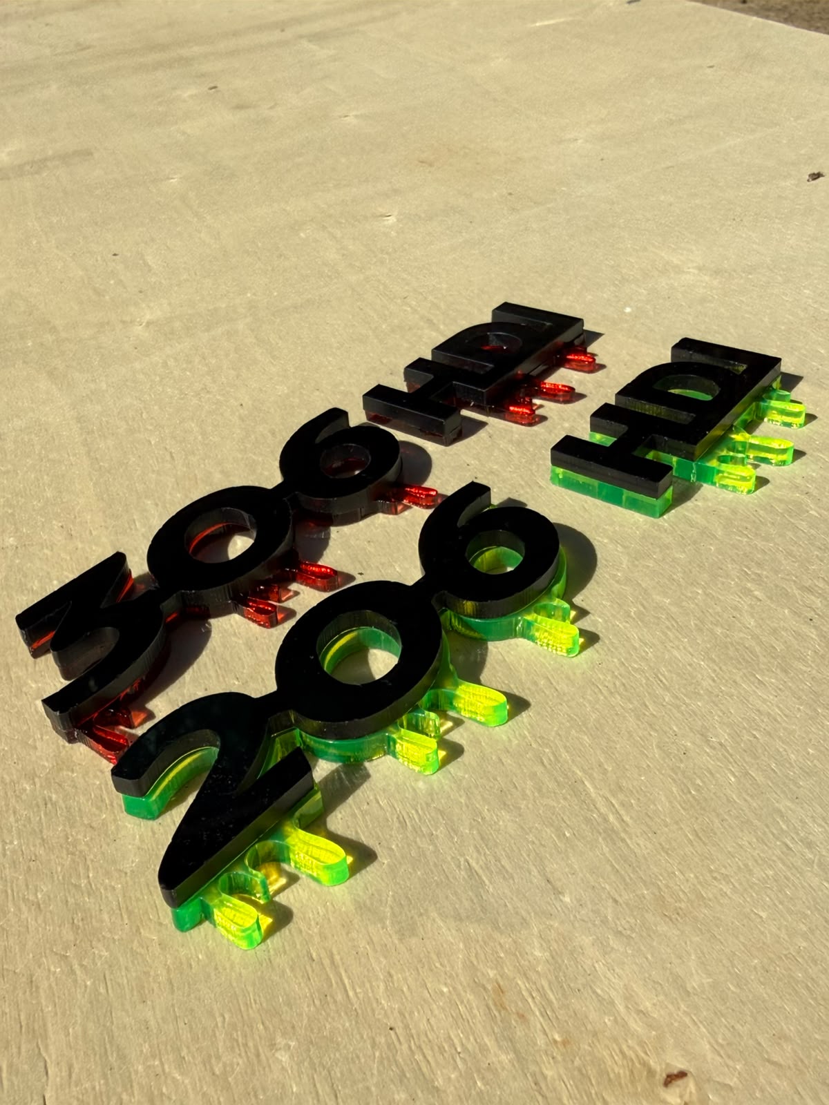 Badges 306 HD gravés au laser
